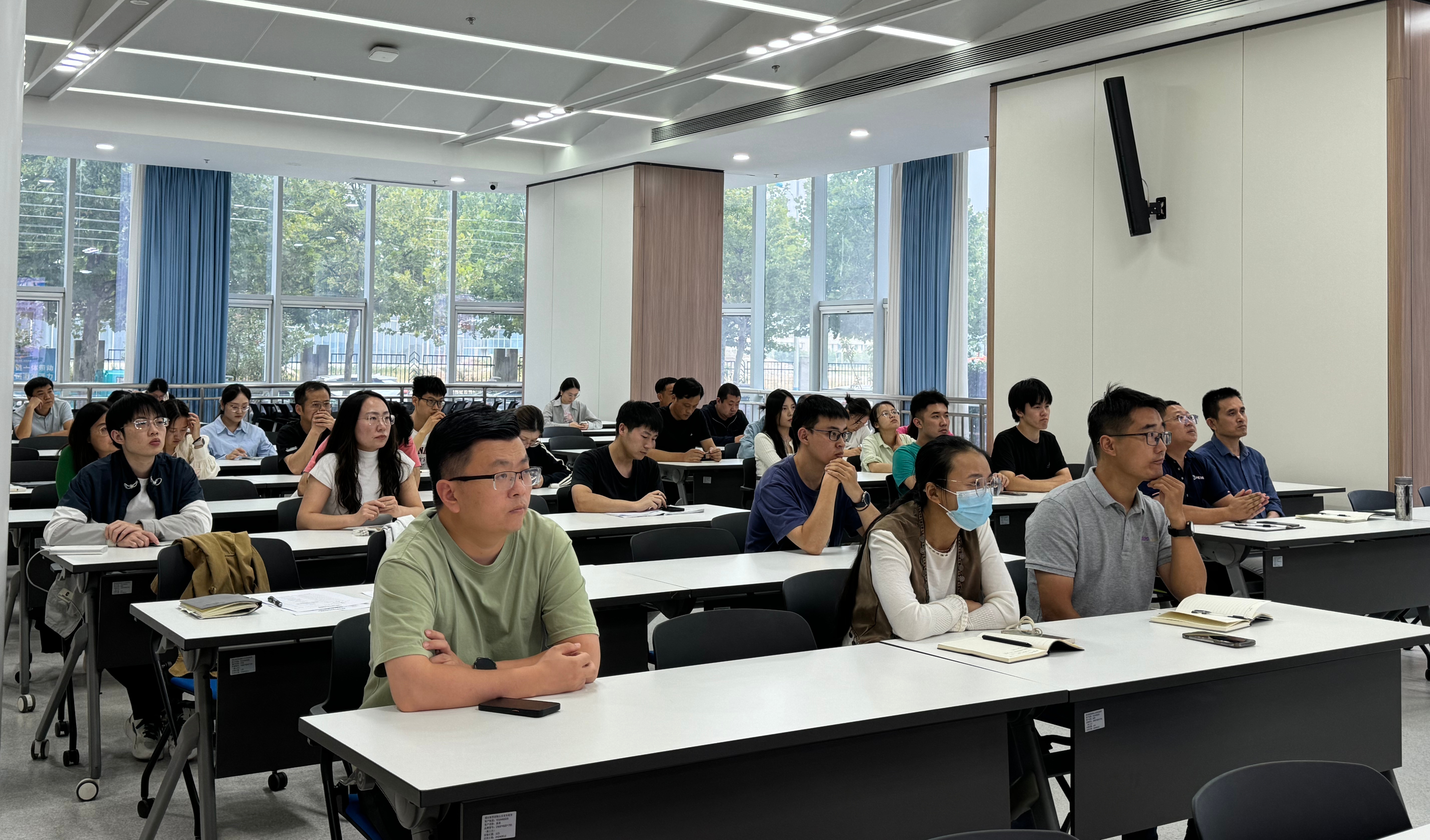 1759992844980299.jpg 1759992844980299.jpg